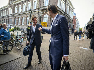 'Rutte en Hoekstra vallen in hun eigen zwaard'