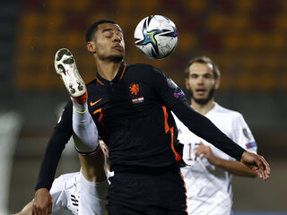 Oranje boekt moeizame overwinning op Letten