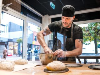 Bakkers voeren actie tegen hoge energieprijzen: 'Ongeveer de helft dreigt om te vallen'
