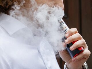 Podcast De Dag: het rookgordijn rond de e-sigaret