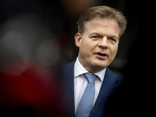 Pieter Omtzigt: Het kabinet lijkt het coronabeleid er een beetje bij te doen