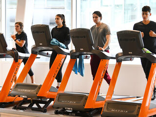 'Als een pindakaaswinkel al essentieel is, dan sport ook'