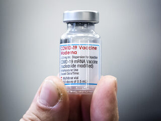 Mensenrechtenorganisaties: ‘Maak een eind aan patenten op coronavaccins’