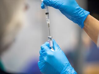 Kinderombudsman positief over boosteren tieners: 'Als het meer gezondheidswinst dan schade oplevert, zijn wij niet tegen'