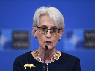 Podcast De Dag: Wendy Sherman, de 'zilveren vos' die Poetin moet temmen