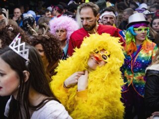 Alles over de carnavalstraditie tonpraten