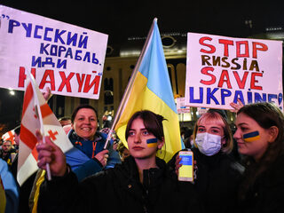 Roep om sancties in Georgië: duizenden mensen protesteren