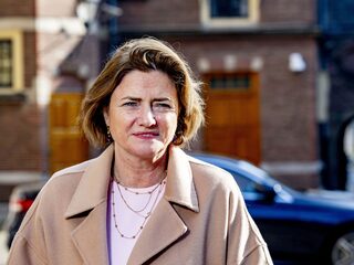 Minister Van Gennip wil jonge arbeidsmigranten uit Franse 'banlieues' halen