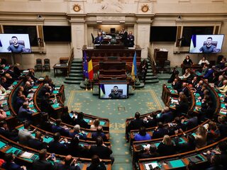 Hoe Zelensky's toespraak in België net iets anders verliep dan bij ons