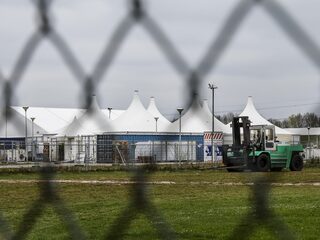 Zo’n 300 asielzoekers in Ter Apel hebben vannacht nog geen slaapplek