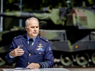 Commandant der Strijdkrachten Onno Eichelsheim: Binnen een jaar beslissing wie nieuwe onderzeeboten mag bouwen