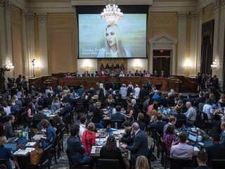 Podcast De Dag: 'Team-Trump killing Trump'