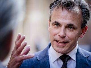 Minister Harbers (VVD): 'luxetaks' op drinkwater komt er voorlopig niet