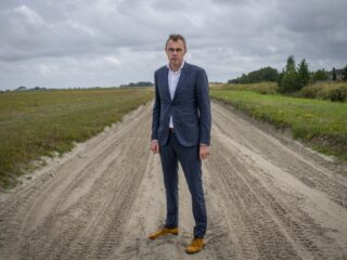 Burgemeester over opvanglocatie Zoutkamp: 'We hopen dat mensen kort zullen blijven'