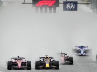 Max Verstappen na veel onduidelijkheid gekroond tot wereldkampioen