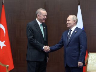 Turkse president Erdogan houdt Rusland en Oekraïne te vriend: 'Het zet hem neer als internationale speler'