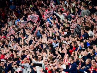 PSV-tribune moet verstevigd worden: 'Zorgwekkend bericht'