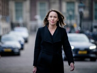 Kabinet voert al langer gesprekken over spanningen ambtenarij en politiek