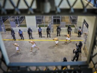 Mega-gevangenis El Salavador een 'show off' van president Bukele