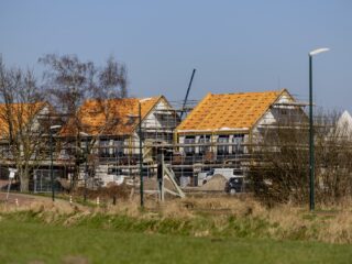 Geachte Voorzitter: Moet de landbouw krimpen om woningbouw mogelijk te maken?
