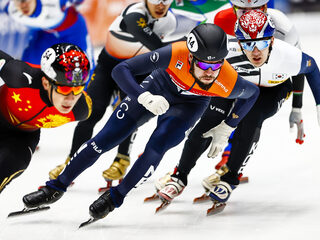 Olympische wintersporters strak in het pak