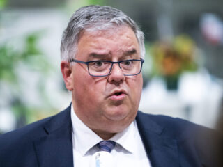 Hubert Bruls: staatssecretaris moet nog wat sleutelen aan nieuwe asielwet