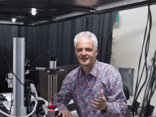 Biofysicus Cees Dekker: 'Het scheppingsverhaal en de oerknal gaan goed samen'