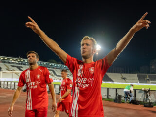 FC Twente wint in Belgrado, AZ onderuit in Dundee