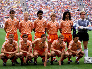 Andere Tijden Sport: De Map van '88 (van assistent Nol de Ruiter)