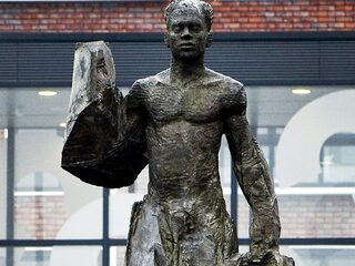 Tentoonstelling geopend over verzetsheld Anton de Kom