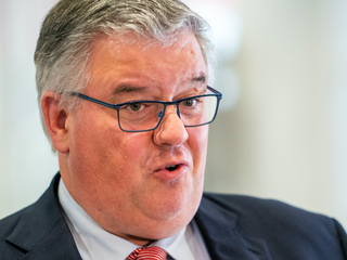 Bruls laat zijn boa's dit weekend gewoon handhaven: 'Anders sprake van werkweigering'