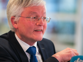 VNG-portefeuillehouder asiel Theo Weterings zegt plan staatssecretaris over opvang asielzoekers op cruiseschepen op zee niet serieus te nemen