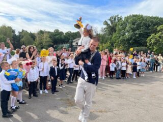 Oekraïense kinderen in bezet gebied krijgen Russisch onderwijs: 'Ouders en docenten onder druk gezet'