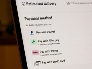 Stand.nl: 'Achteraf betalen bij online winkelen moet stoppen'