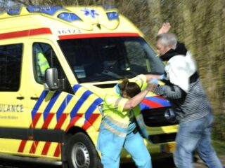 Bijna 60 procent van hulpverleners maakt elke maand agressie mee