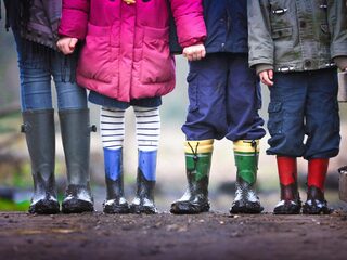 Buitenspelen steeds georganiseerder: 'Echte avonturen beleef je zonder je ouders'