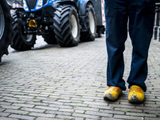 Geachte Voorzitter: Wat is er in Overijssel belangrijker, natuur of de boer?