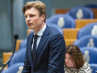 Ruben Brekelmans (VVD): Zo snel mogelijk Oekraïense piloten opleiden voor F16