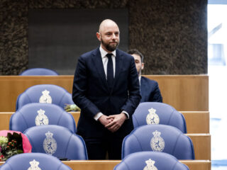 VVD-Kamerlid Peter de Groot wil gemeenten verbieden om bewoners foto’s te laten maken van de binnenkant van een huis