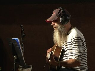 Podcast De Dag: 'Door te getuigen, zeg ik: ik ben er nog'