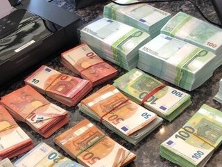 Extra aandacht van banken voor witwassen leidt tot opmars ondergronds bankieren