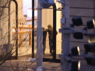 Wat moet je doen als je opeens een gijzelaar bent?