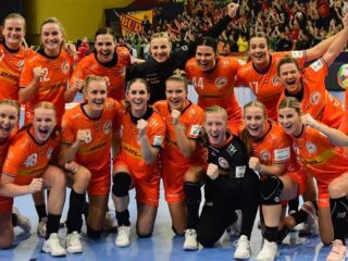 Handbalsters verslaan Montenegro en plaatsen zich voor WK