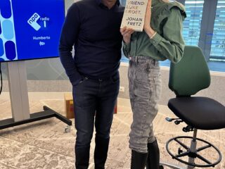 'Met vriendelijke groet, Johan Fretz' is het Non-Fictie Boek van de Maand oktober