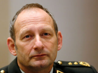 Generaal buiten dienst Mart de Kruif: Europa moet als de sodemieter wapens gaan maken