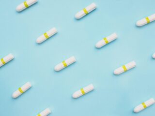 Waarom doen we nog zo ongemakkelijk over menstrueren?