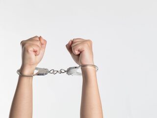 Centrum tegen Kinderhandel en Mensenhandel: te weinig zicht op jongeren die gedwongen in criminaliteit komen