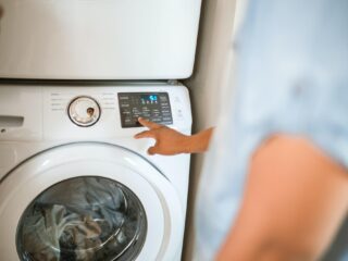 Zo verminder je vrijkomen microplastics in de wasmachine