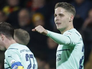 Veerman schiet PSV naar bekerfinale tegen tiental Go Ahead Eagles