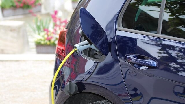 Hoeveel goedkoper is elektrisch rijden?